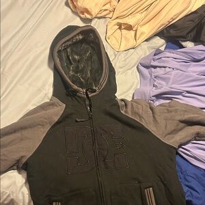 DC insulated hoodie. Snowboarding hoodie.